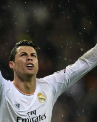  罗伊斯达成德甲三百场里程碑  