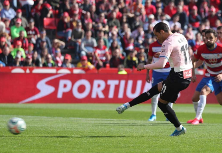  奥格斯堡顽强逼平强敌，德甲保级希望重燃曙光